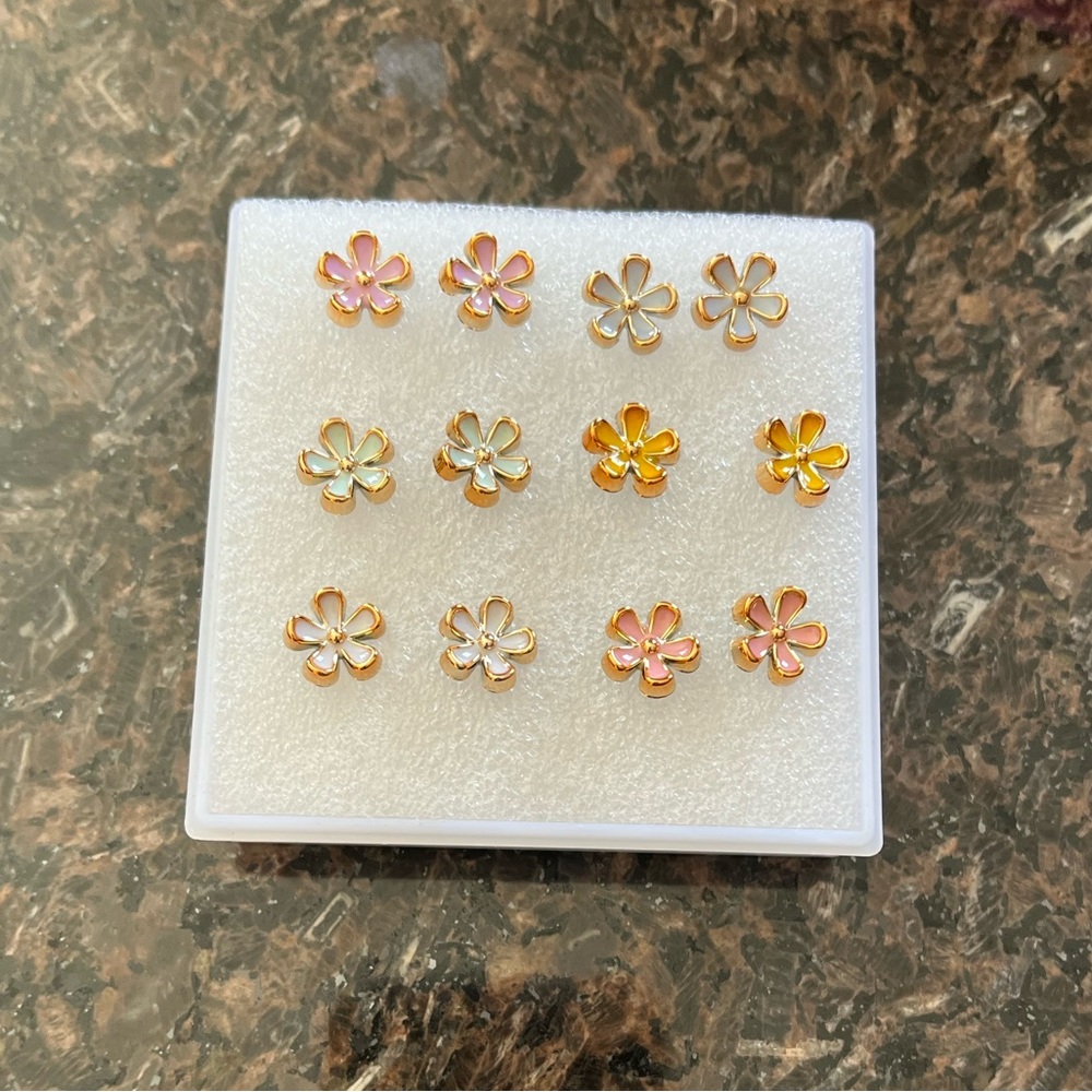 Earring Bundle - Picture 3 of 3